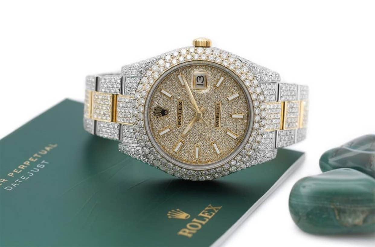 The Iced Out Watched|stone work on watch in detailing|Golden and Silver colours available